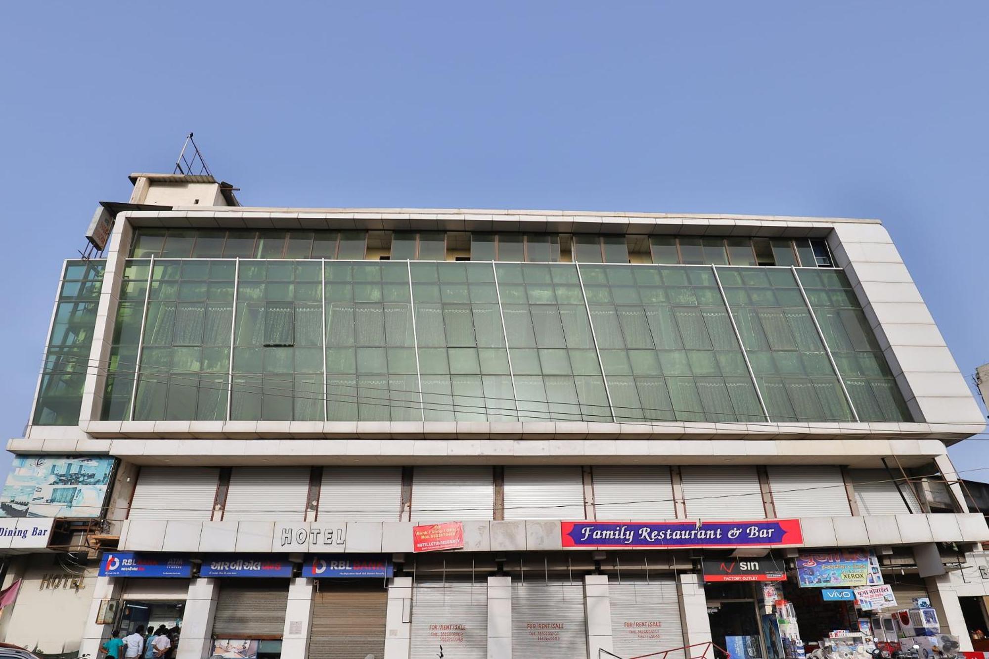 Hotel O Lotus Residency Daman Luaran gambar